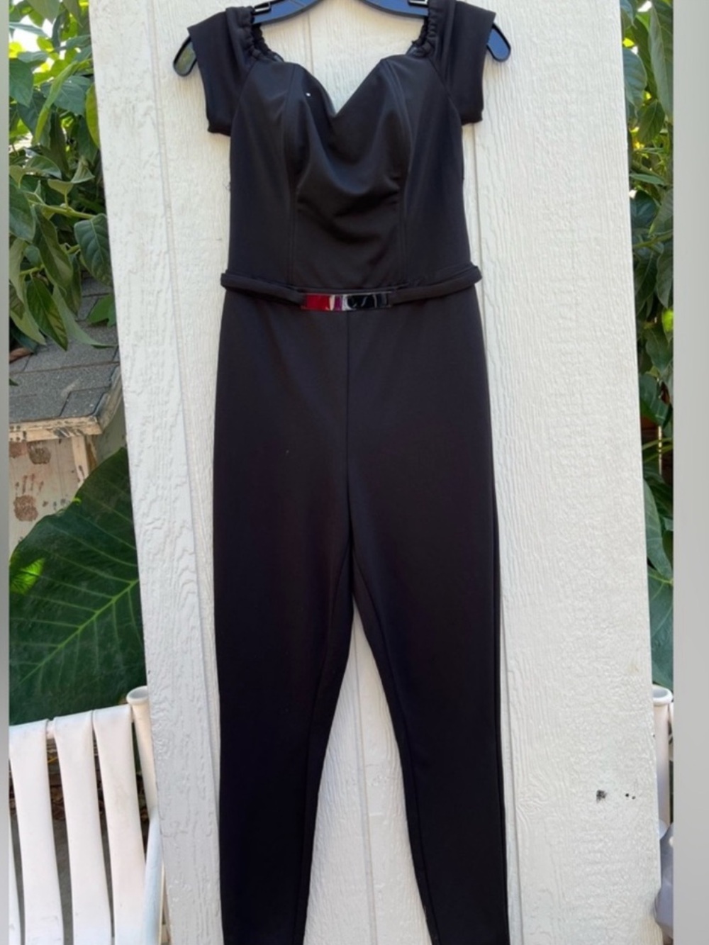 Guess jumpsuit off shoulder w belt